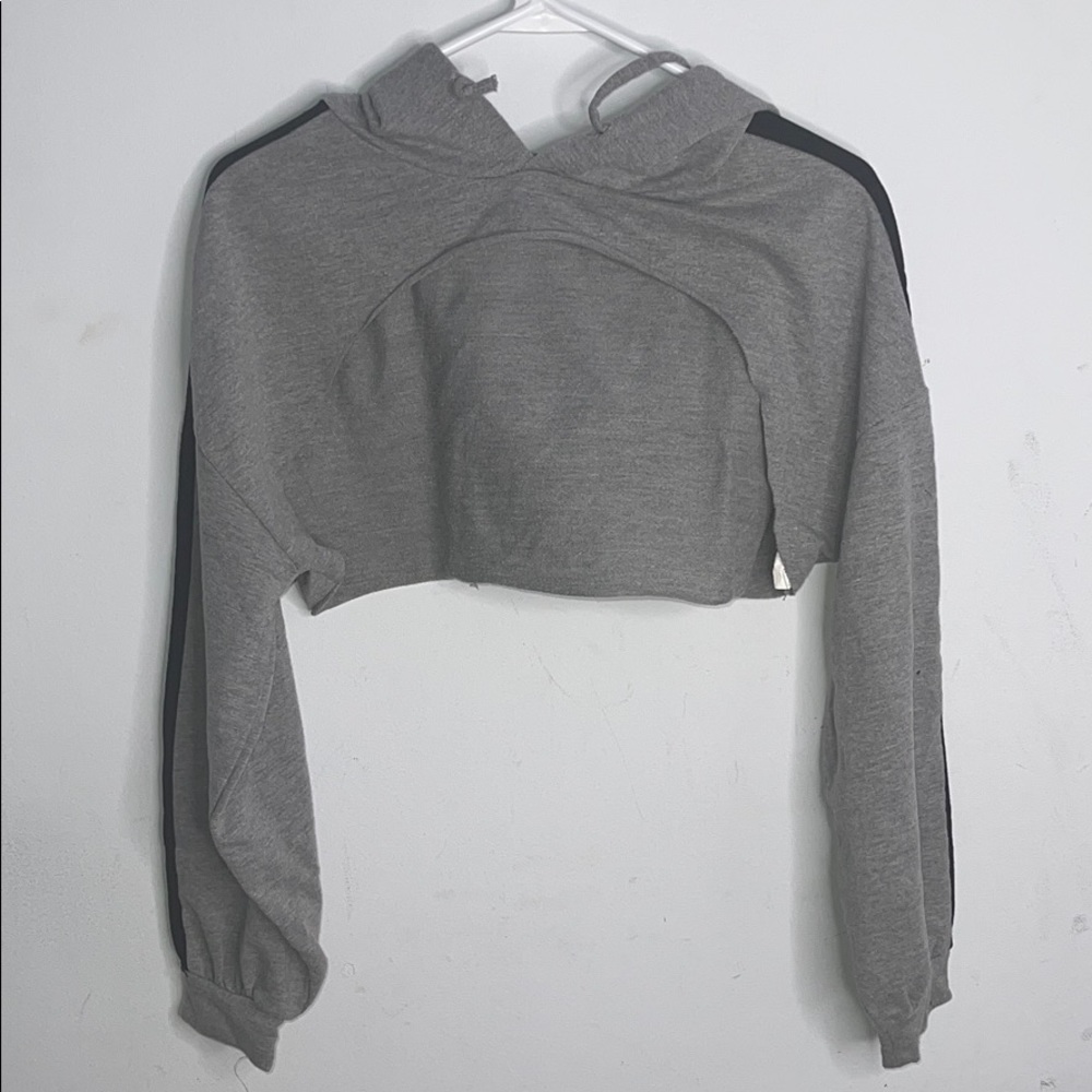 Streatwear cropped hoodie